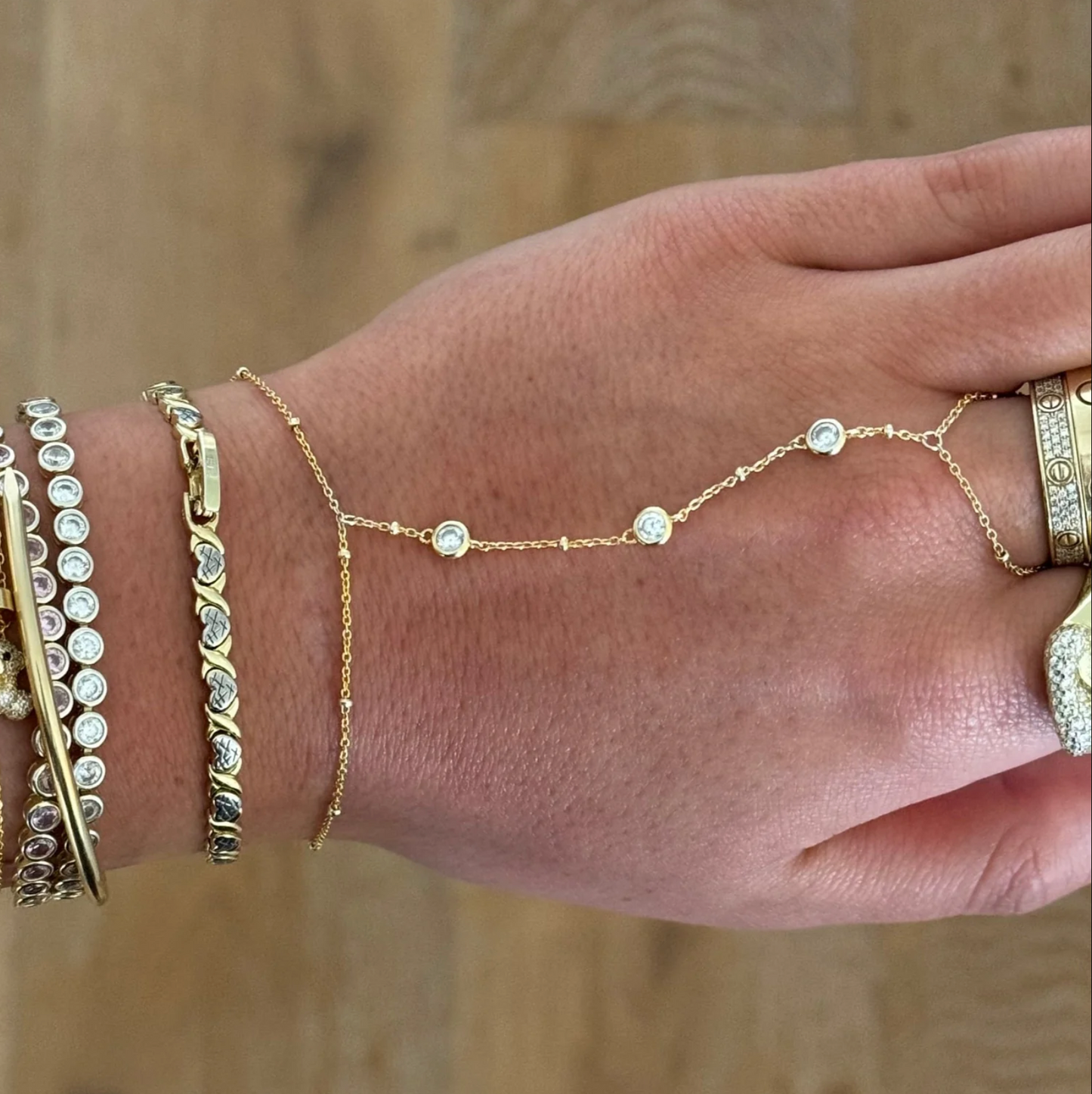 Noor Diamond Hand Chain